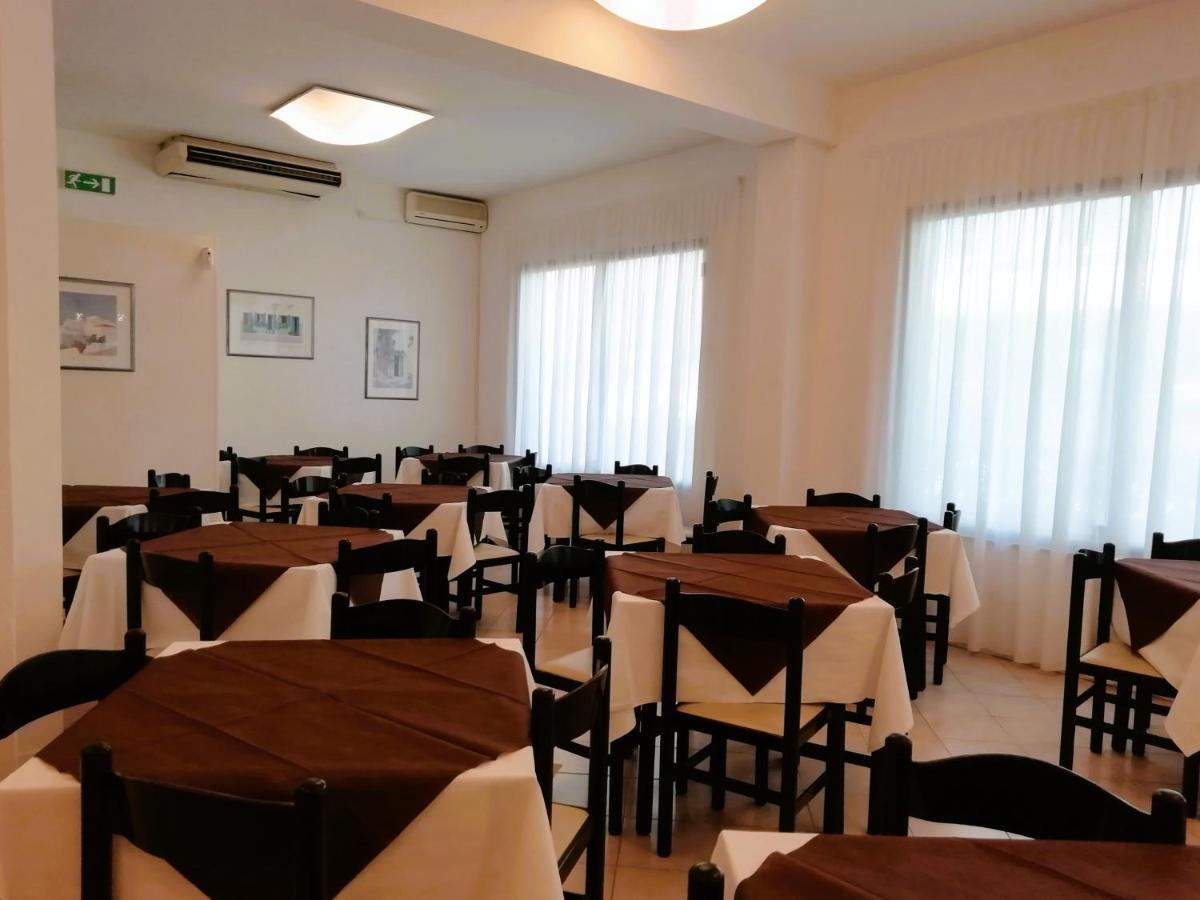 Hotel Gran San Bernardo Riccione Extérieur photo