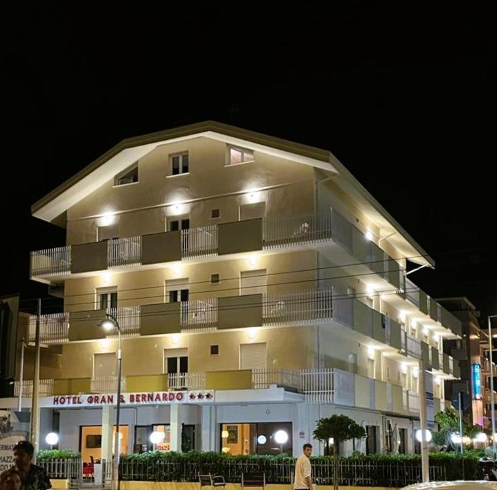 Hotel Gran San Bernardo Riccione Extérieur photo