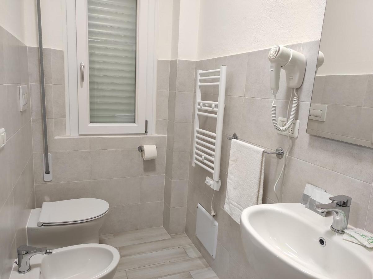 Hotel Gran San Bernardo Riccione Extérieur photo