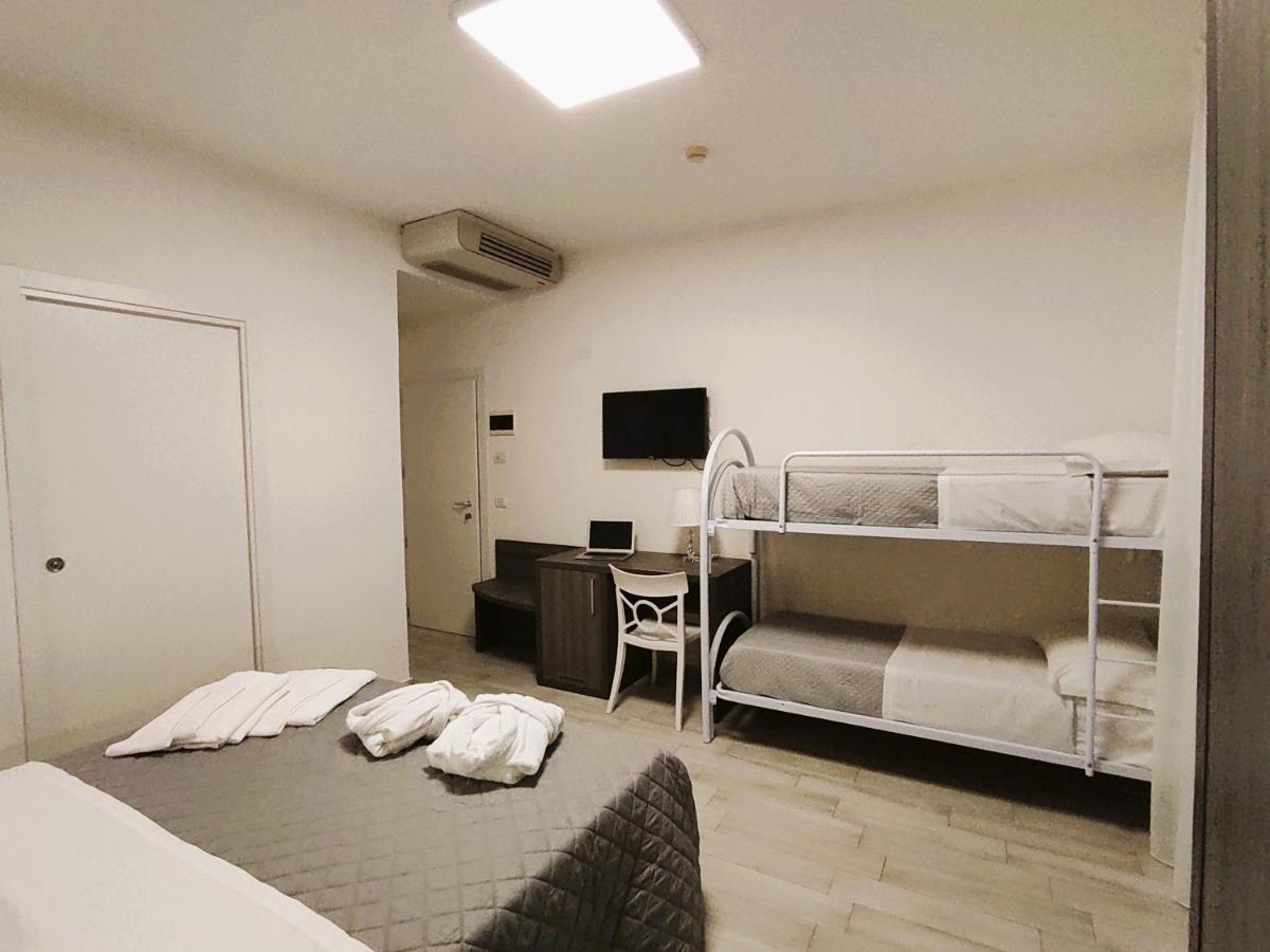 Hotel Gran San Bernardo Riccione Extérieur photo