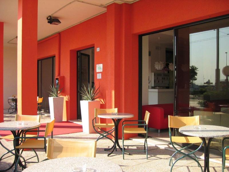 Hotel Gran San Bernardo Riccione Extérieur photo